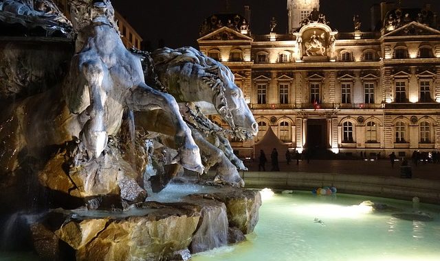 lyon-1606535_640
