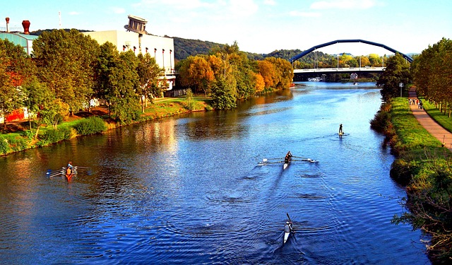 river-320995_640