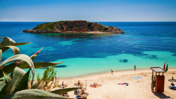 Playa Oratorio beach in Mallorca