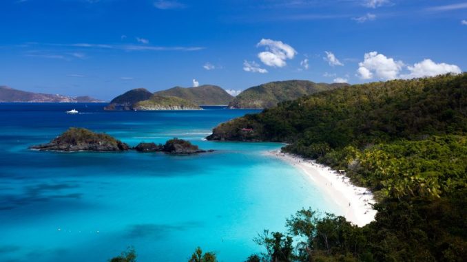 8940725 - trunk bay on the caribbean island of st john in the us virgin islands