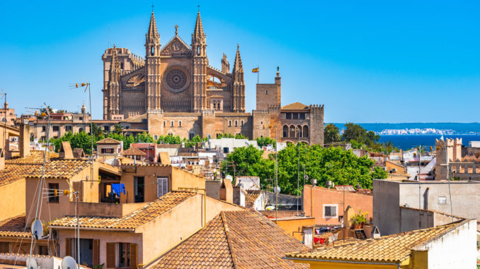 Spain,Palma,De,Majorca,,Cityscape,With,View,Of,The,Cathedral