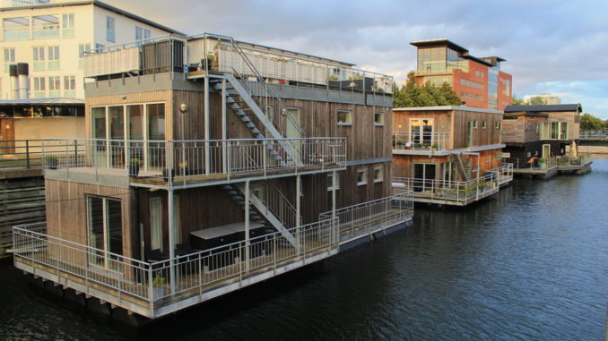 Floating,House,In,Sweden