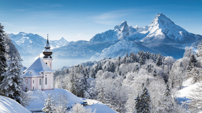 Panoramic,View,Of,Beautiful,Winter,Wonderland,Mountain,Scenery,In,The